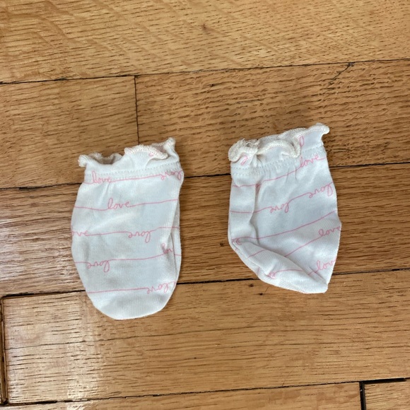 Carters Baby Girl Pink Onesie PJ set with mittens - Picture 6 of 14